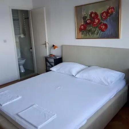 Apartman Iize * 奥米什